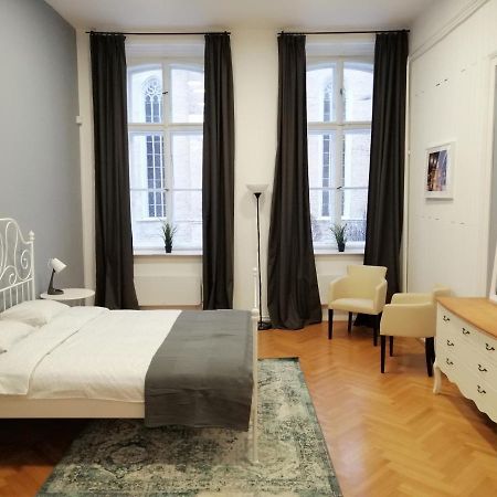 Filinhome Zmaj Jovina Suite Novi Sad Exterior photo