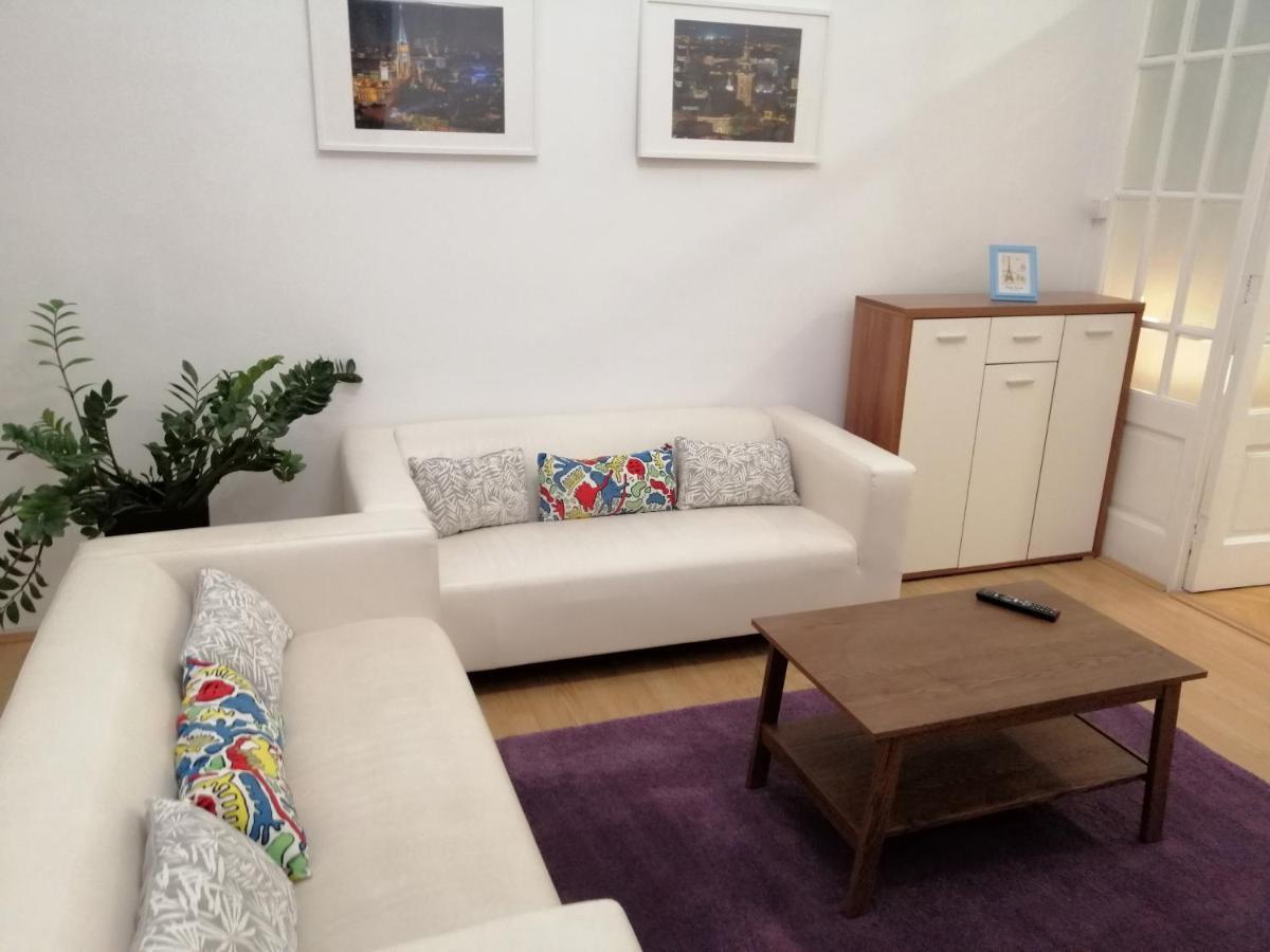 Filinhome Zmaj Jovina Suite Novi Sad Exterior photo